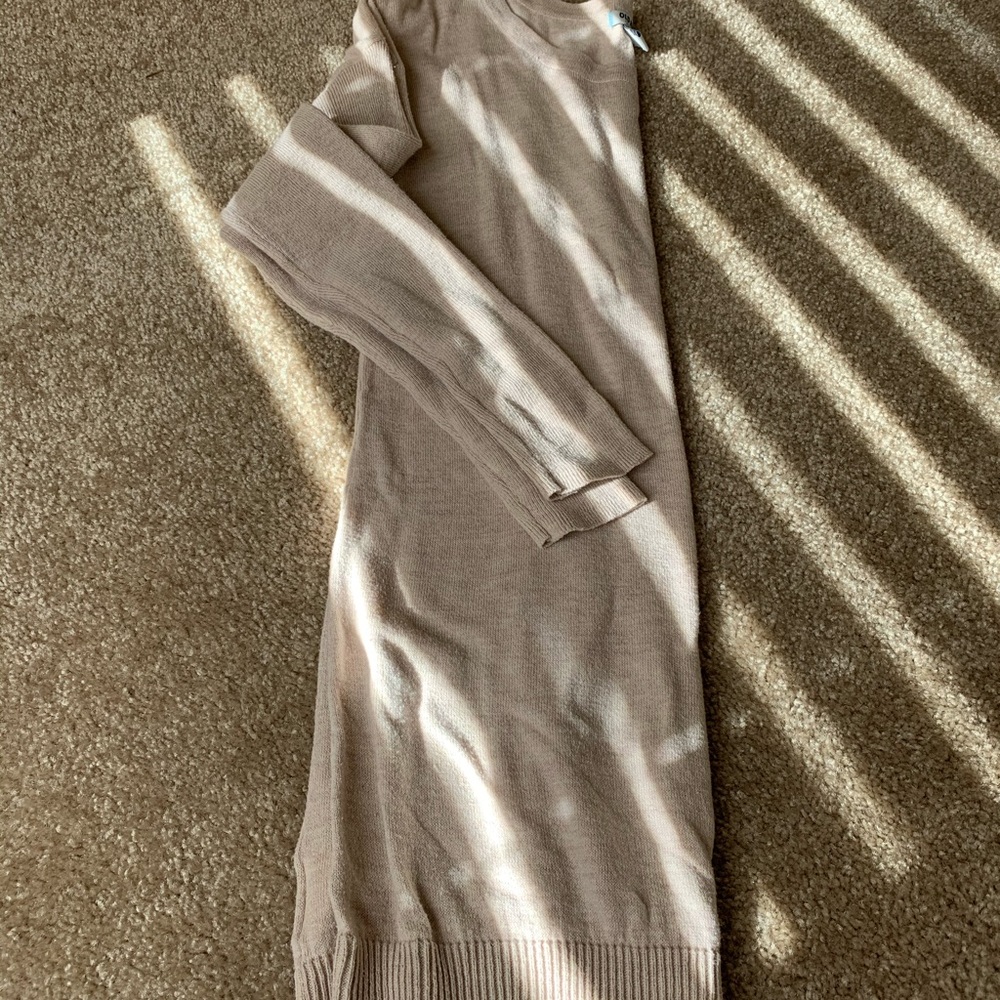 Women’s tunic length sweater